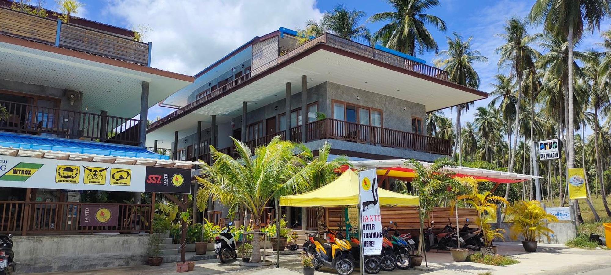 Le Grand Bleu Hotel Wok Tum Exterior photo